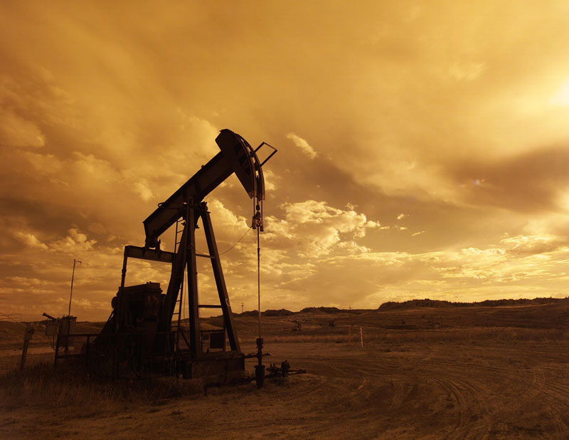 صنعت نفت و گاز بیش از سرمایه گذاری در تجهیزات به منابع انسانی نیاز دارد.